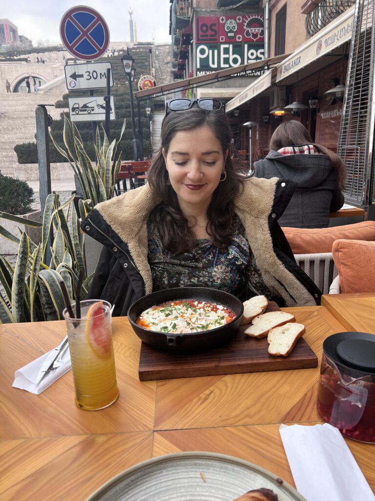 Breakfast at Cascade Complex