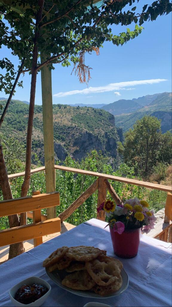 Petulla me reçel shtëpie, Nivicë, Shqipëri
